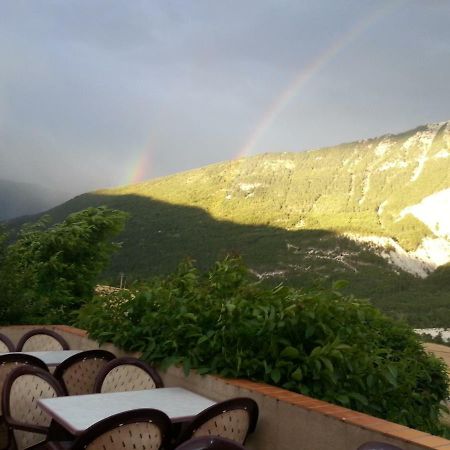 Mas Du Colombier Bed and Breakfast Saint-André-les-Alpes Buitenkant foto